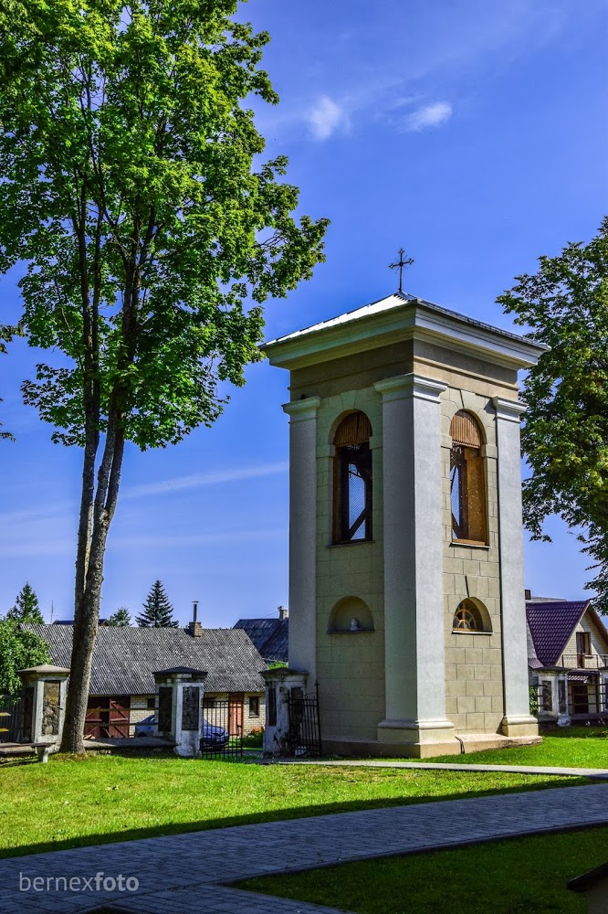 Taujėnų bažnyčios varpinė