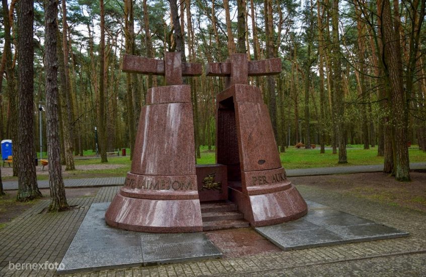 Memorialas „Nurimęs varpas“