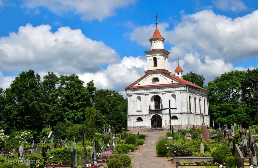 Senųjų Plungės kapinių koplyčia