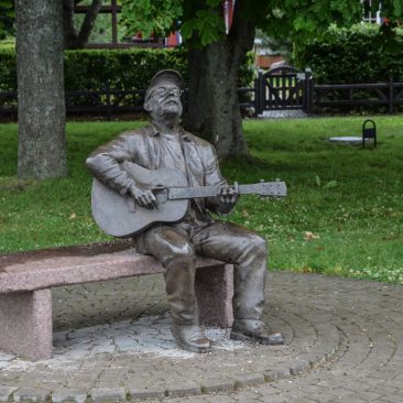 Skulptūra Vytautui Kernagiui